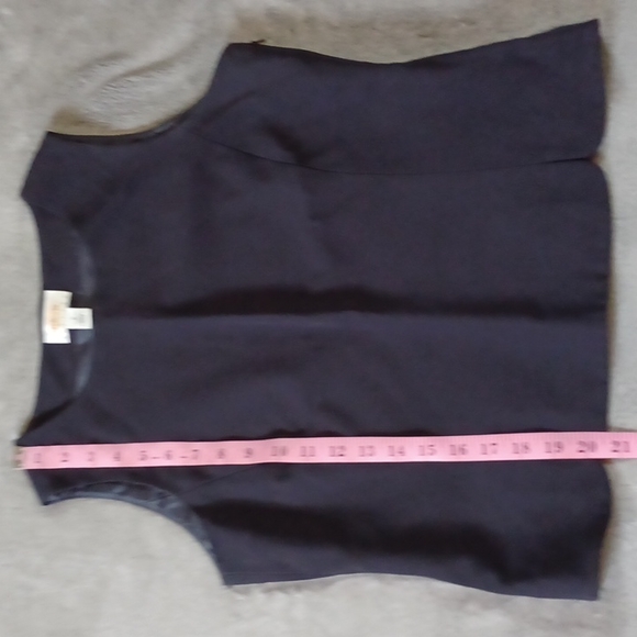 Talbots Petites Blouse Vest Women's Sz 8 Black Sleeveless Top Rayon & Polyester. - Picture 8 of 10